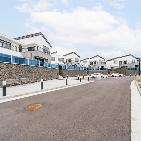 Ddosi Aewol Pool Villa Jeju Buitenkant foto