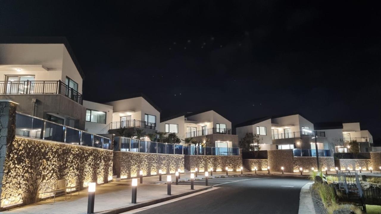 Ddosi Aewol Pool Villa Jeju Buitenkant foto