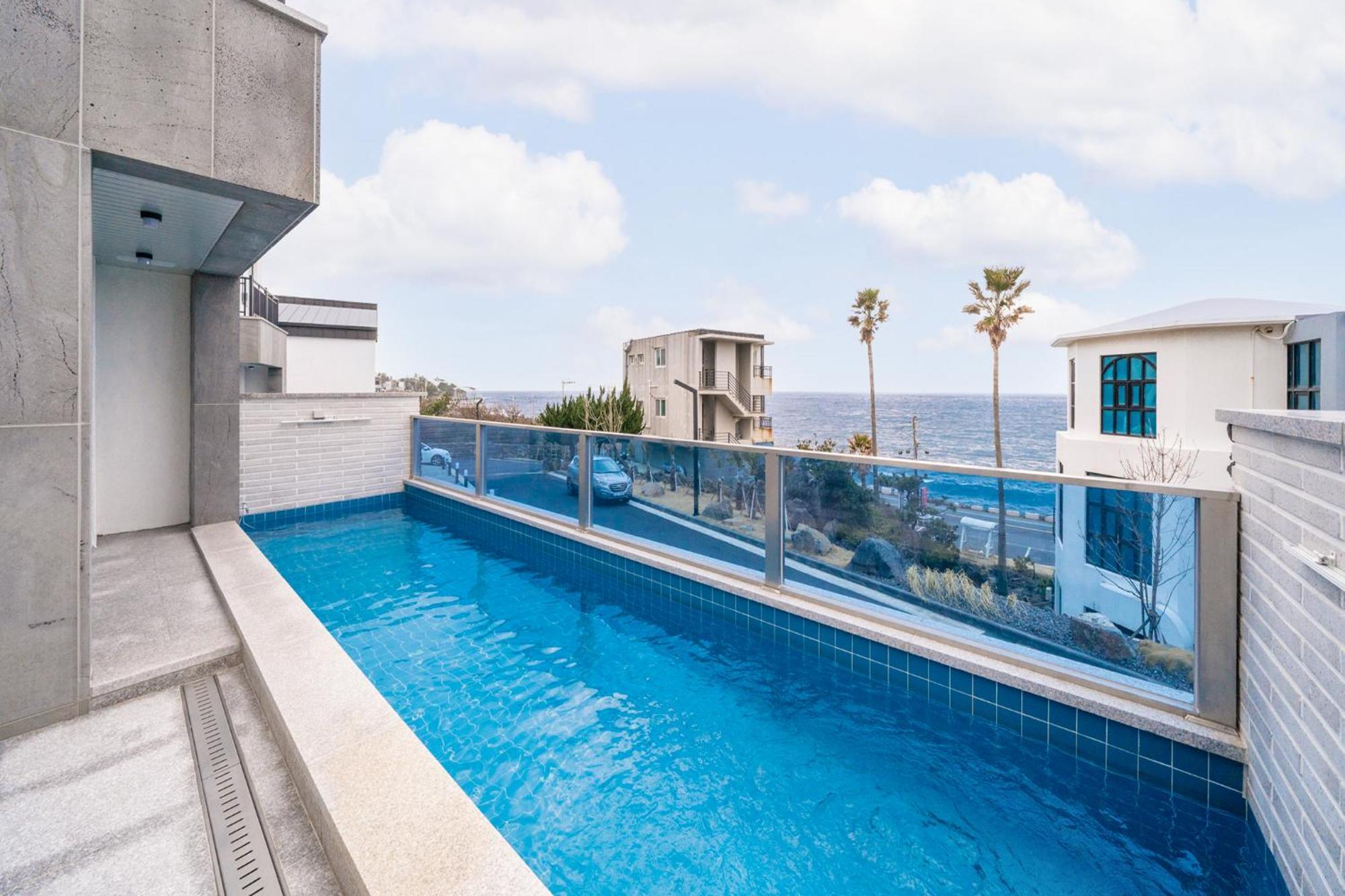 Ddosi Aewol Pool Villa Jeju Buitenkant foto