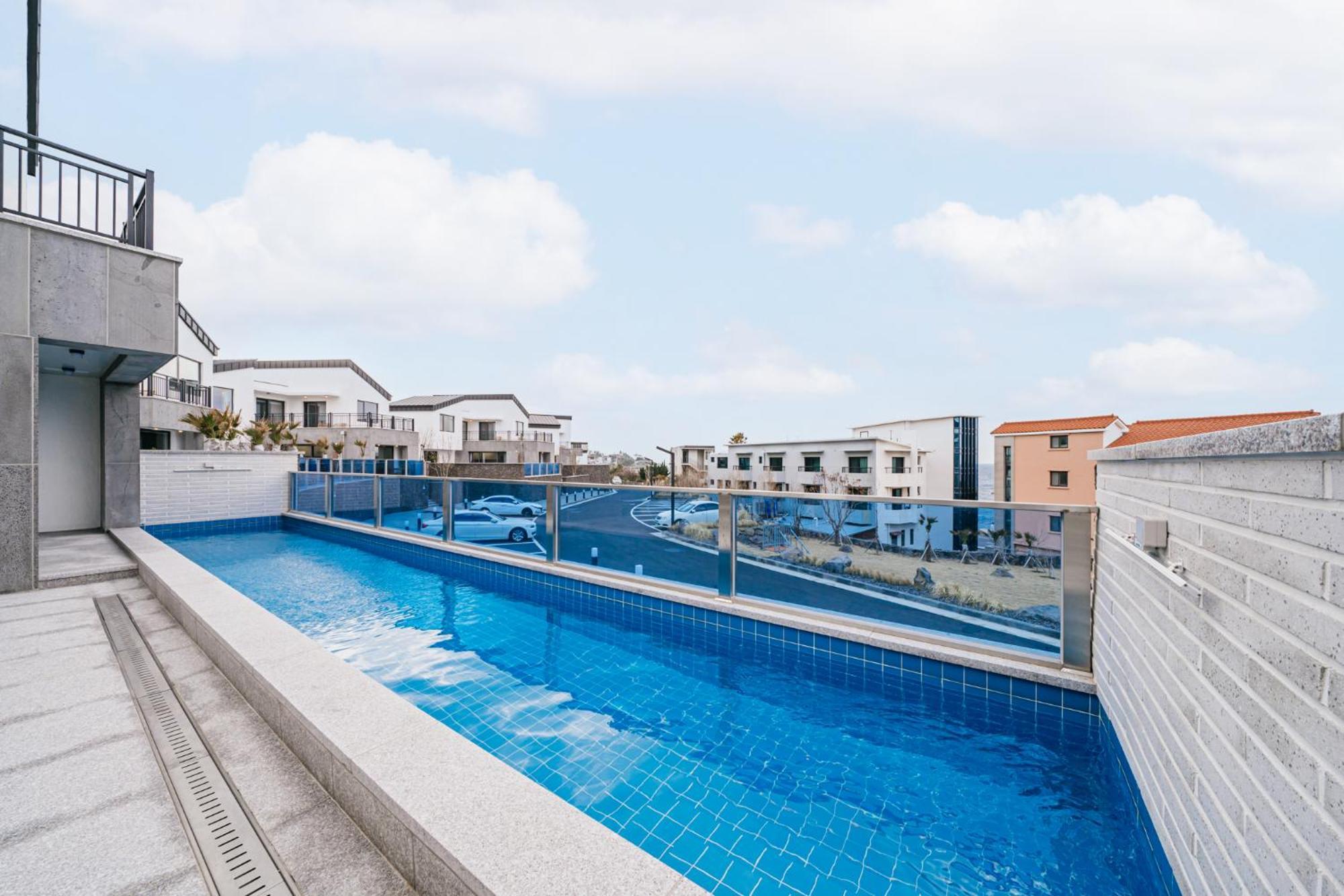 Ddosi Aewol Pool Villa Jeju Buitenkant foto