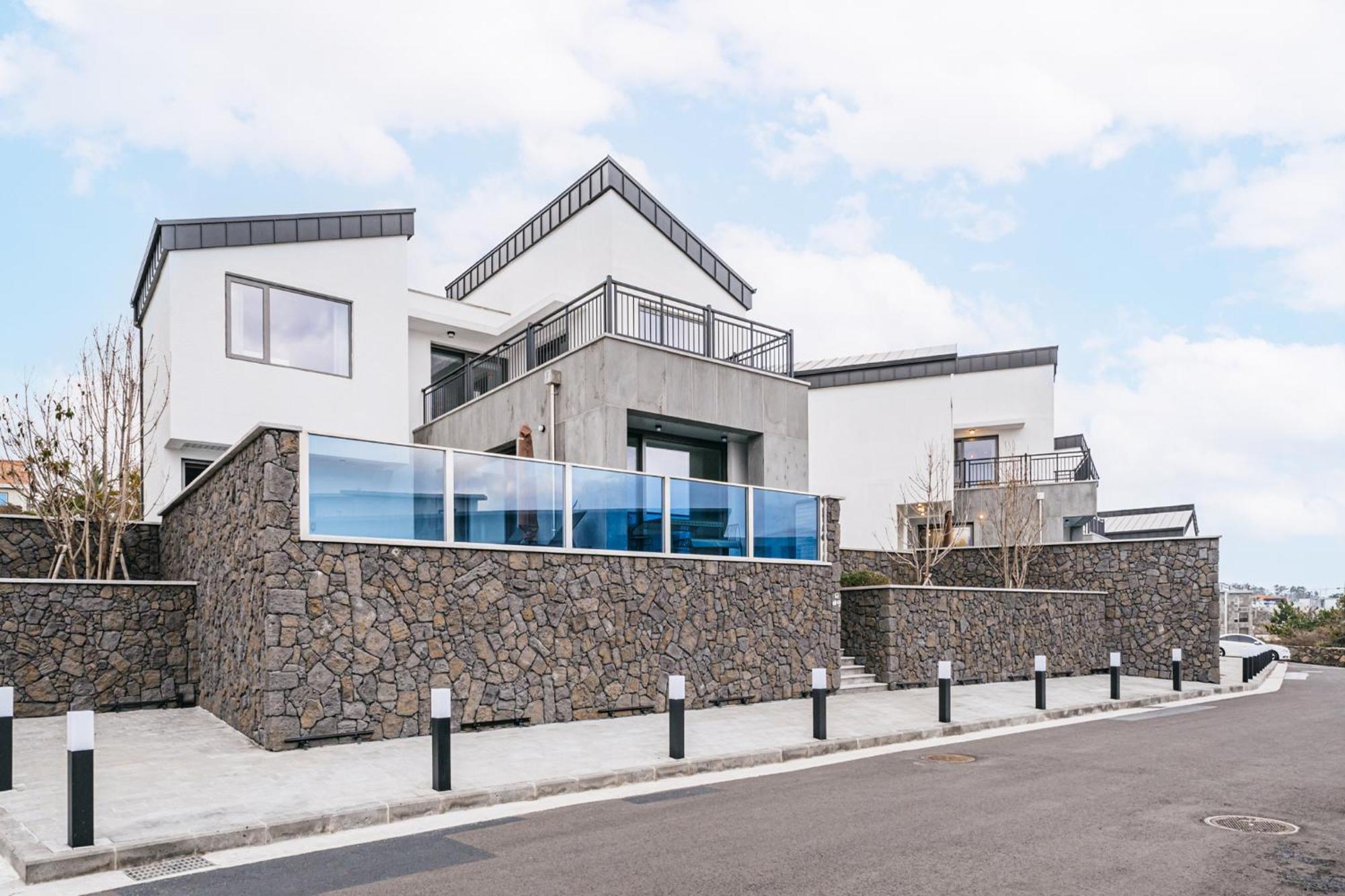 Ddosi Aewol Pool Villa Jeju Buitenkant foto